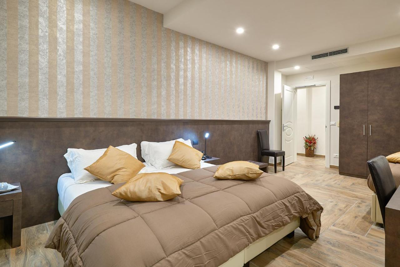 Ricaroka Hotel Albenga Buitenkant foto