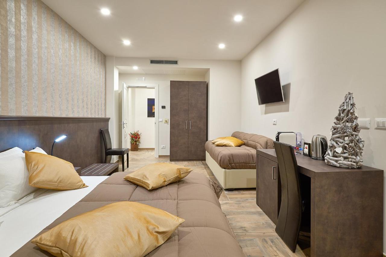 Ricaroka Hotel Albenga Buitenkant foto
