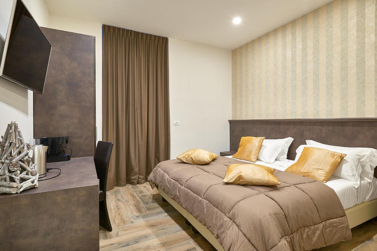 Ricaroka Hotel Albenga Buitenkant foto
