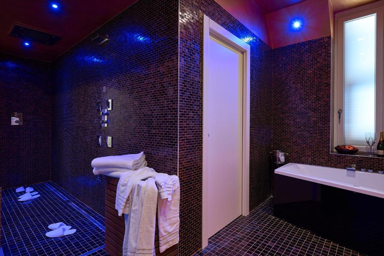 Ricaroka Hotel Albenga Buitenkant foto