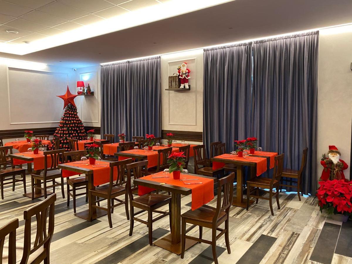 Ricaroka Hotel Albenga Buitenkant foto