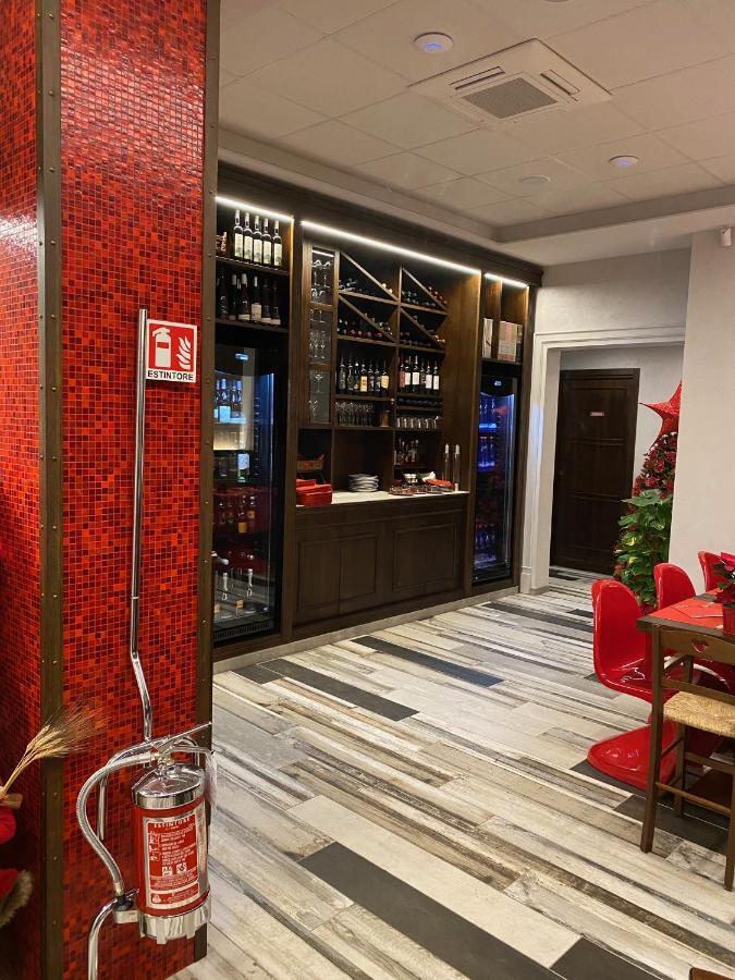 Ricaroka Hotel Albenga Buitenkant foto